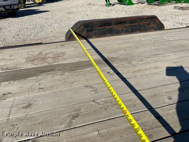 image for item FB2998 2009 Lamar Trailers equipment trailer