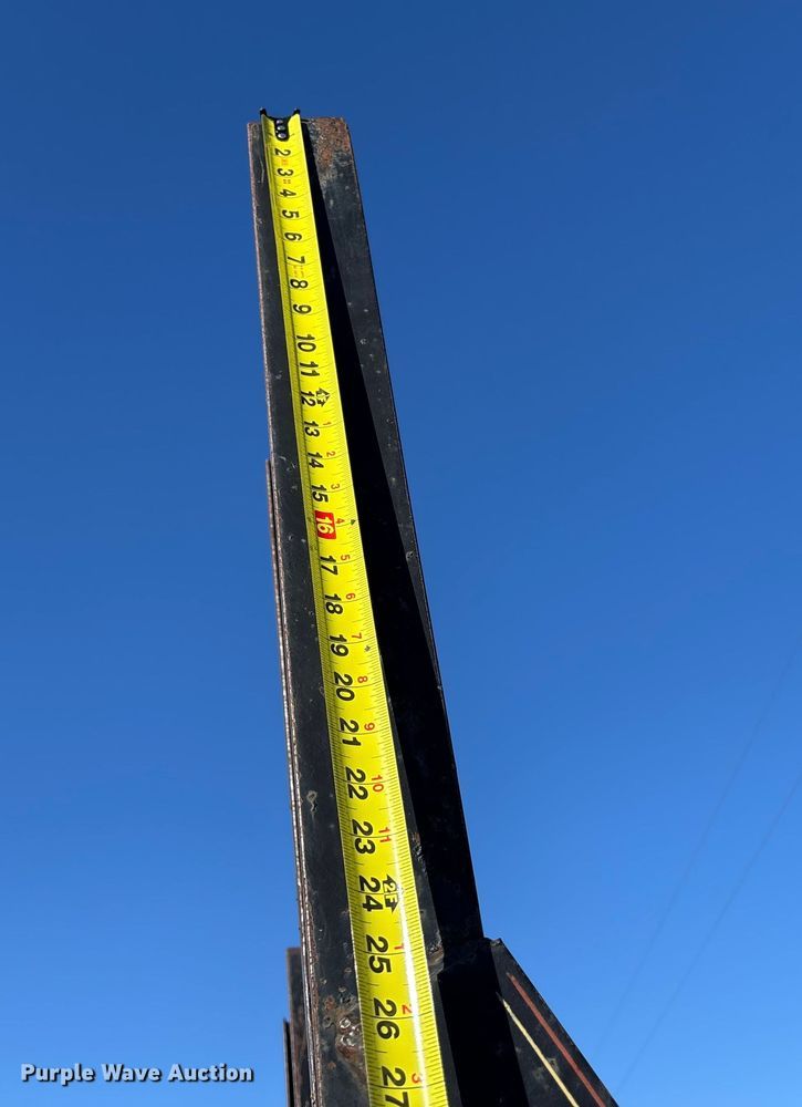 image for item FB2998 2009 Lamar Trailers equipment trailer