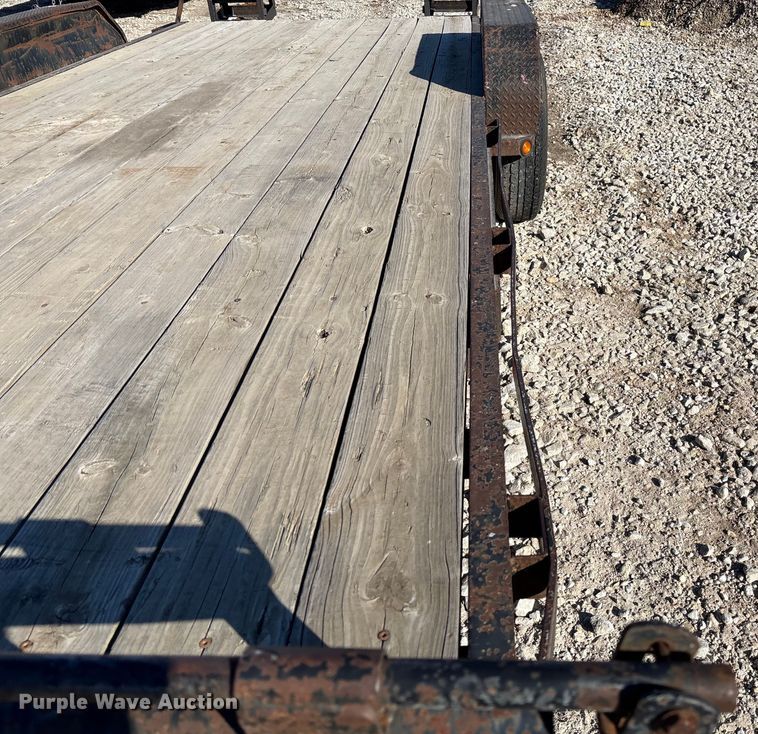 image for item FB2998 2009 Lamar Trailers equipment trailer