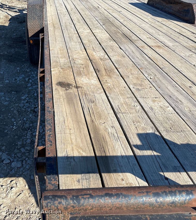 image for item FB2998 2009 Lamar Trailers equipment trailer