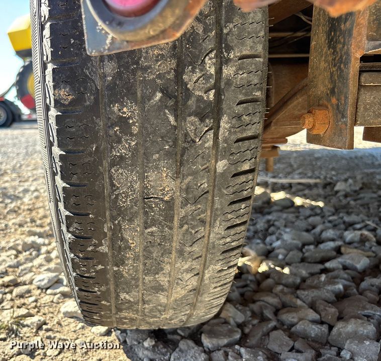 image for item FB2998 2009 Lamar Trailers equipment trailer