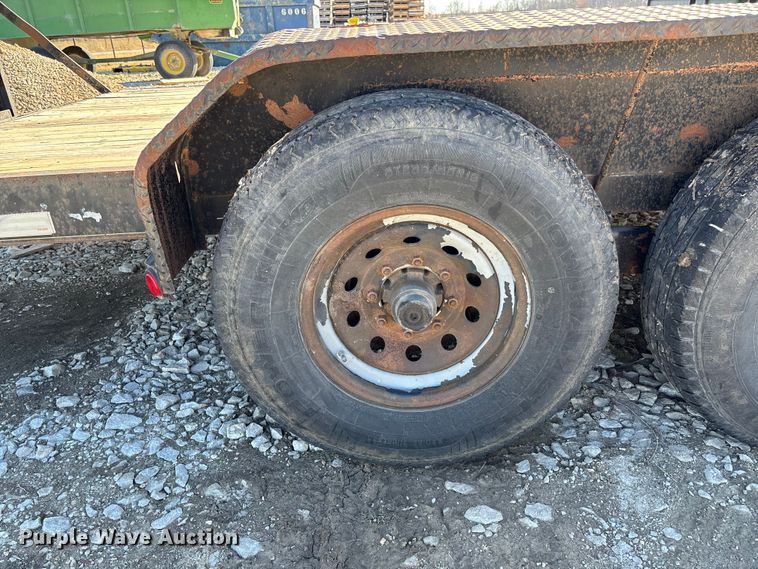 image for item FB2998 2009 Lamar Trailers equipment trailer