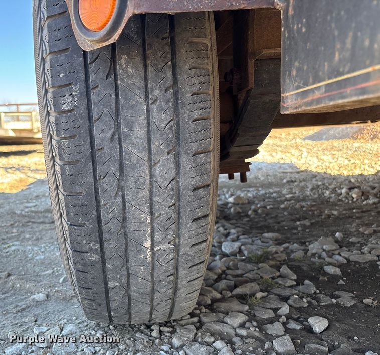 image for item FB2998 2009 Lamar Trailers equipment trailer