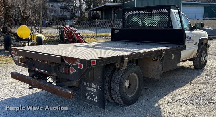 image for item FB3013 2003 Chevrolet Silverado 3500 flatbed pickup truck