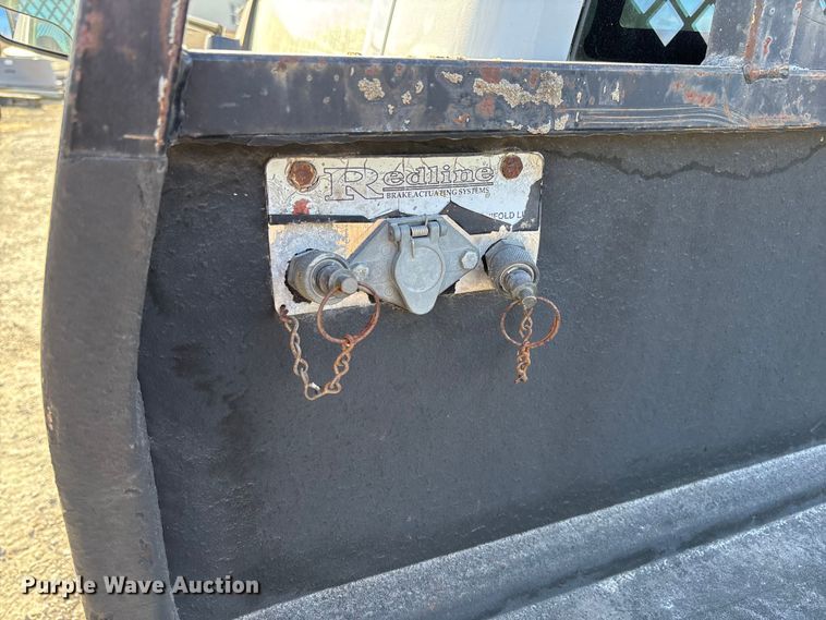 image for item FB3013 2003 Chevrolet Silverado 3500 flatbed pickup truck