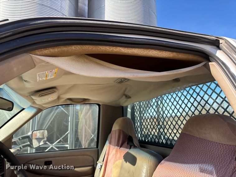 image for item FB3013 2003 Chevrolet Silverado 3500 flatbed pickup truck