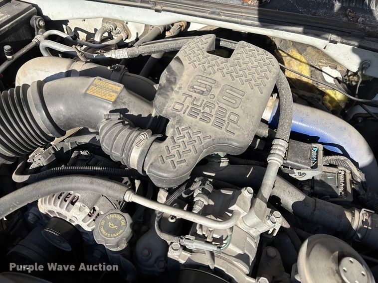 image for item FB3013 2003 Chevrolet Silverado 3500 flatbed pickup truck