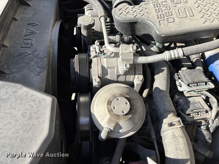 image for item FB3013 2003 Chevrolet Silverado 3500 flatbed pickup truck