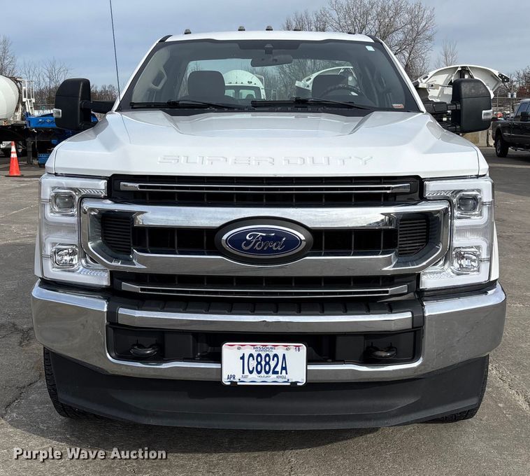 image for item FB3028 2020 Ford F350 Super Duty pickup truck