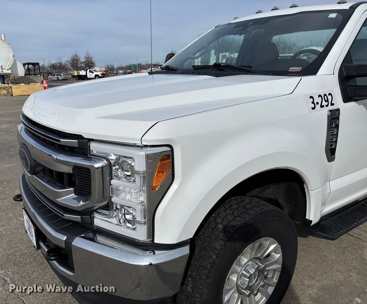 image for item FB3028 2020 Ford F350 Super Duty pickup truck