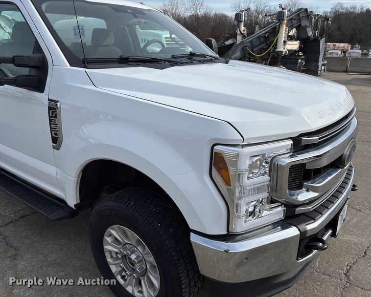 image for item FB3028 2020 Ford F350 Super Duty pickup truck