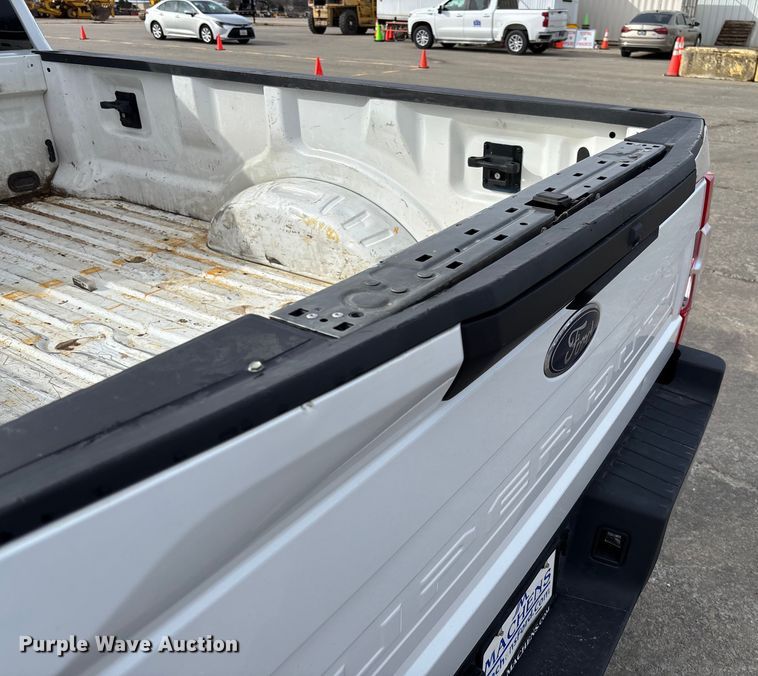 image for item FB3028 2020 Ford F350 Super Duty pickup truck