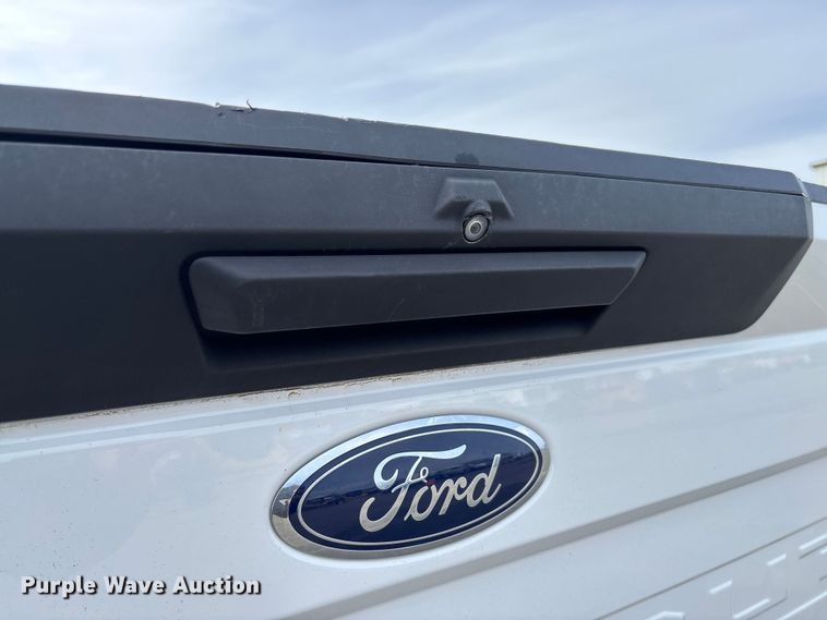 image for item FB3028 2020 Ford F350 Super Duty pickup truck
