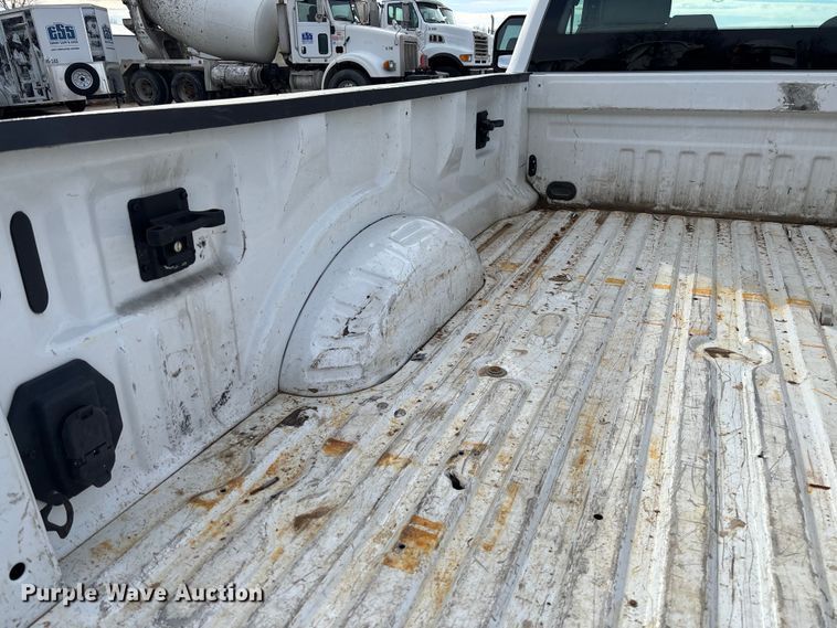 image for item FB3028 2020 Ford F350 Super Duty pickup truck