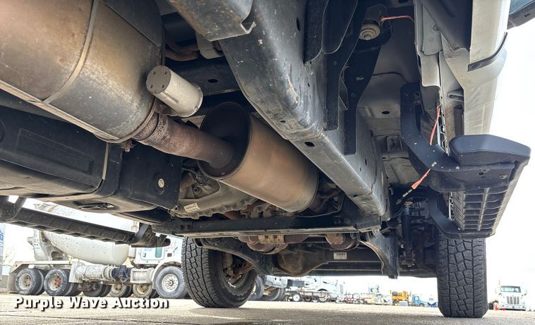 image for item FB3028 2020 Ford F350 Super Duty pickup truck