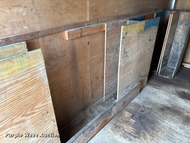 image for item FB3029 2005 Doolittle enclosed cargo trailer