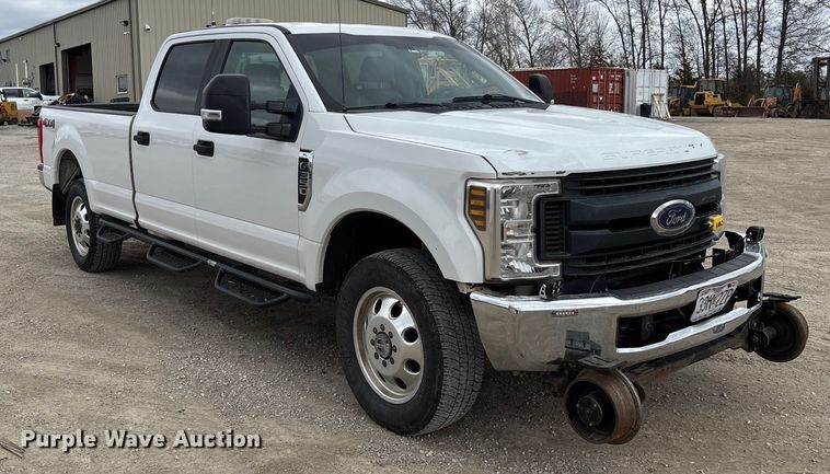 image for item FB3085 2019 Ford F350 Crew Cab pickup truck