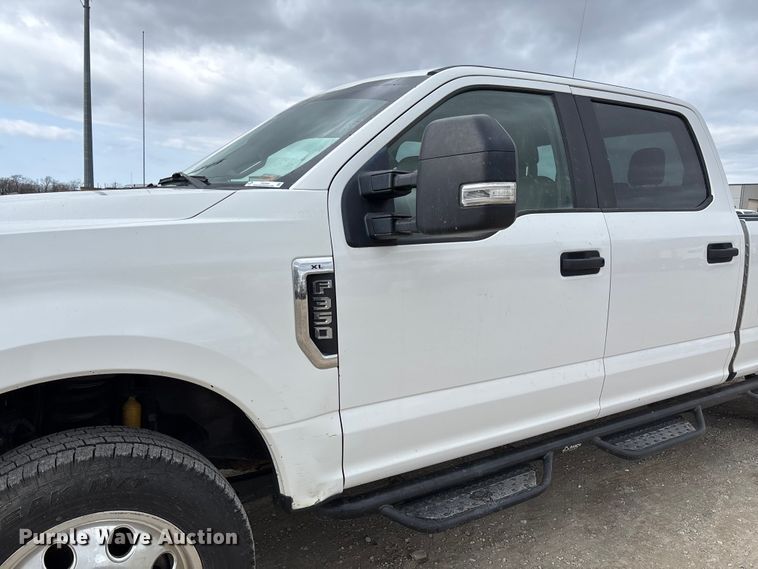 image for item FB3085 2019 Ford F350 Crew Cab pickup truck