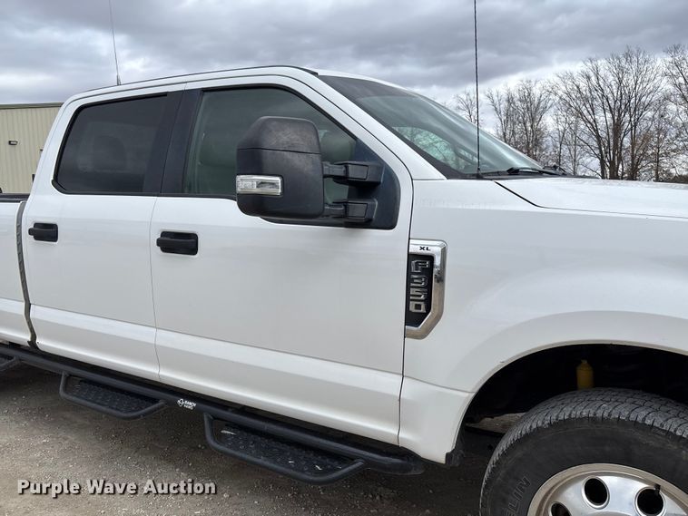 image for item FB3085 2019 Ford F350 Crew Cab pickup truck