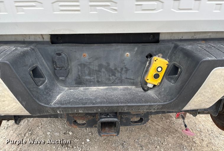 image for item FB3085 2019 Ford F350 Crew Cab pickup truck