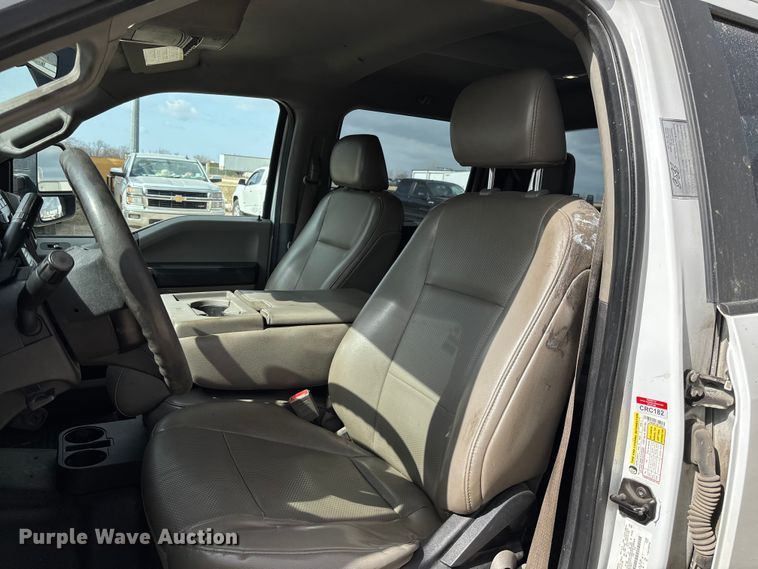 image for item FB3085 2019 Ford F350 Crew Cab pickup truck