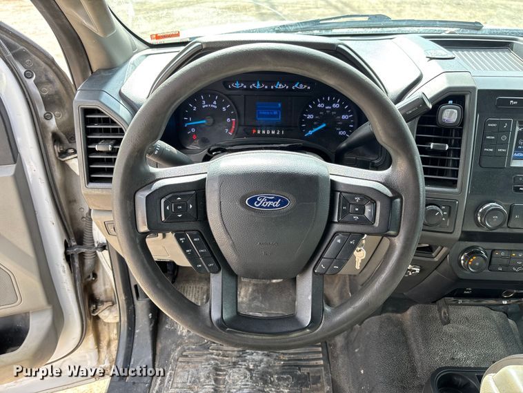 image for item FB3085 2019 Ford F350 Crew Cab pickup truck