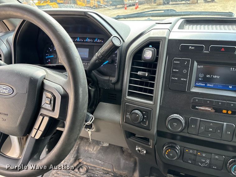 image for item FB3085 2019 Ford F350 Crew Cab pickup truck