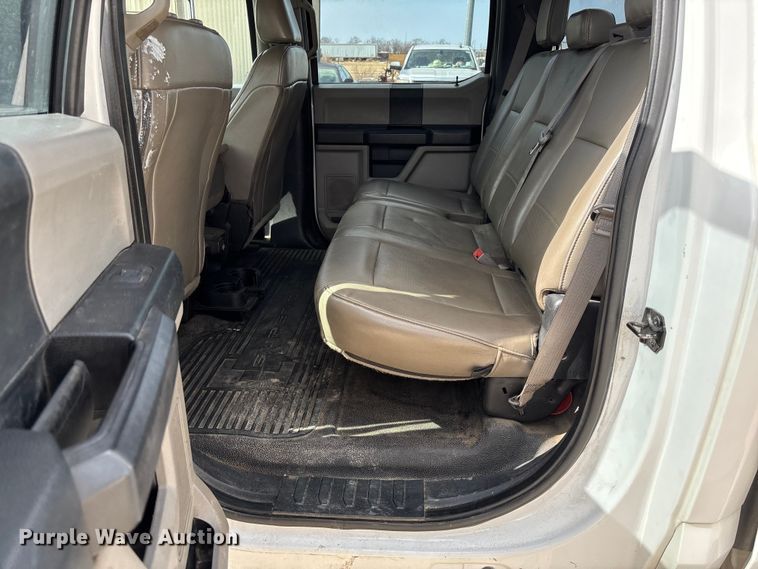 image for item FB3085 2019 Ford F350 Crew Cab pickup truck