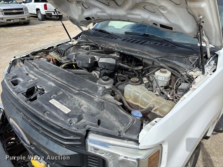 image for item FB3085 2019 Ford F350 Crew Cab pickup truck