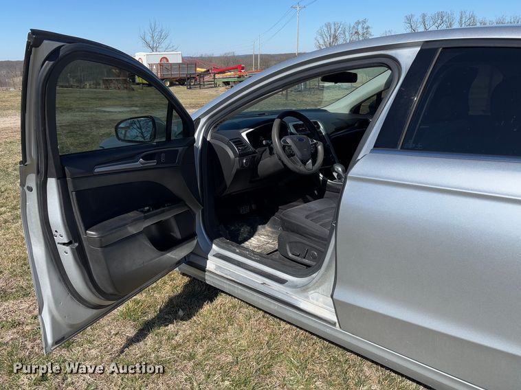 image for item FB3107 2016 Ford Fusion SE 