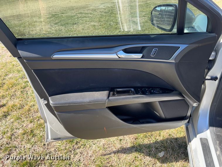 image for item FB3107 2016 Ford Fusion SE 