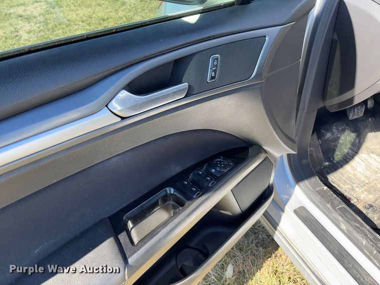 image for item FB3107 2016 Ford Fusion SE 