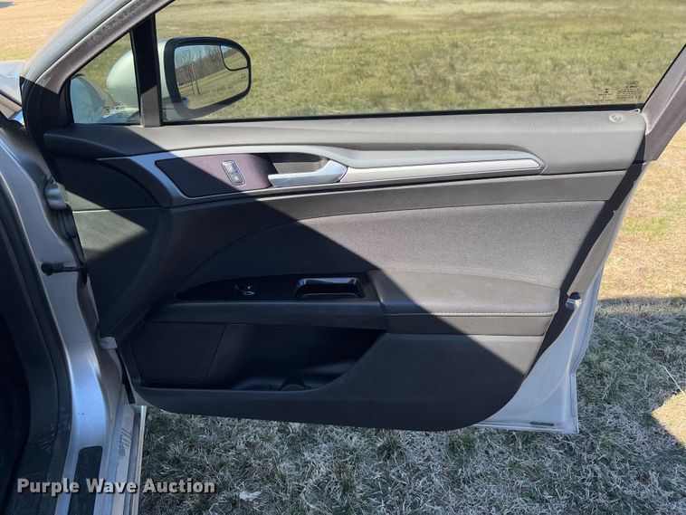 image for item FB3107 2016 Ford Fusion SE 