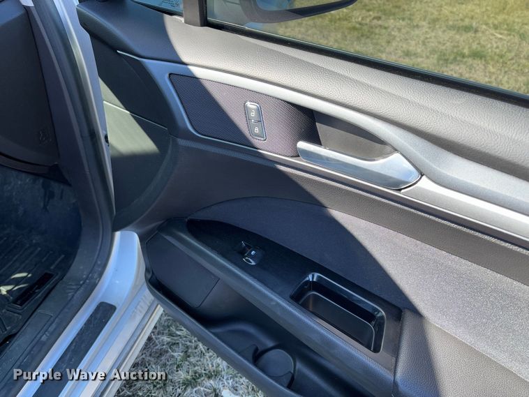 image for item FB3107 2016 Ford Fusion SE 