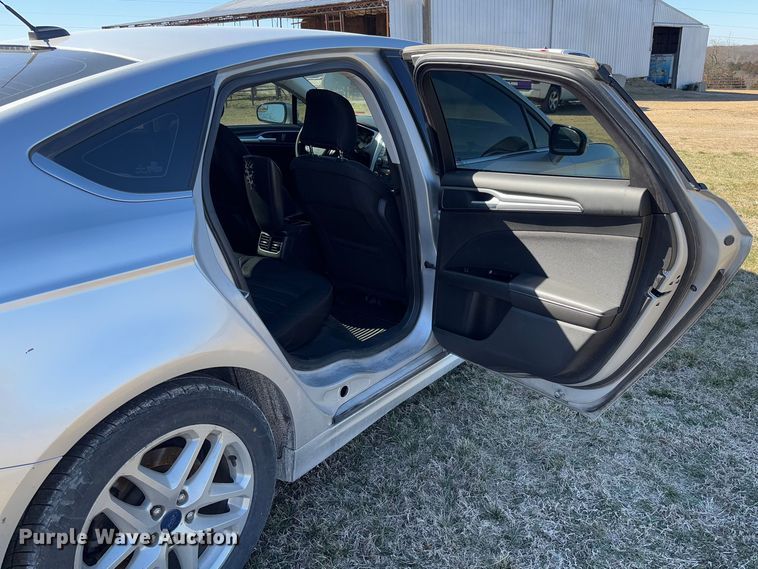 image for item FB3107 2016 Ford Fusion SE 