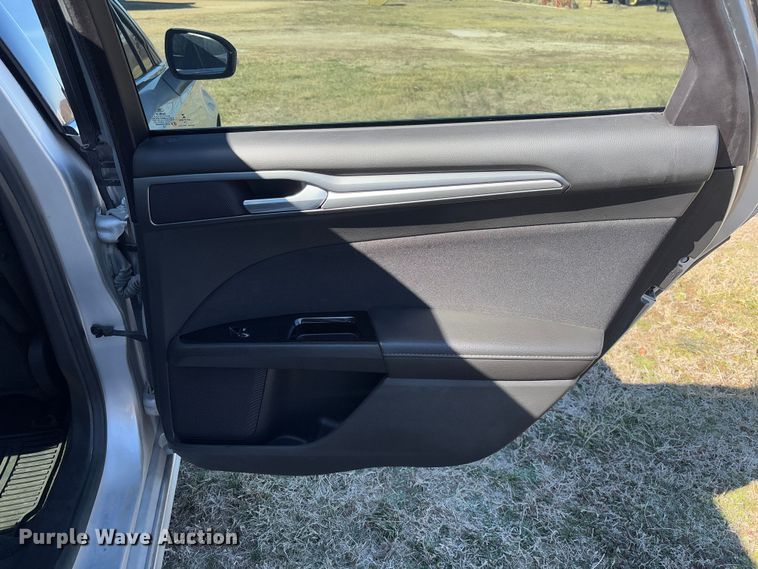 image for item FB3107 2016 Ford Fusion SE 