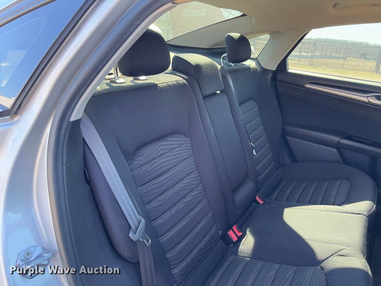 image for item FB3107 2016 Ford Fusion SE 