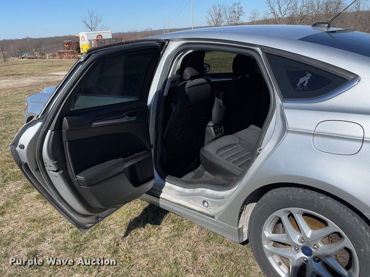 image for item FB3107 2016 Ford Fusion SE 