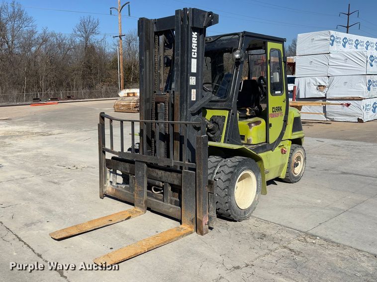 image for item FB3130 Clark CMP40D forklift