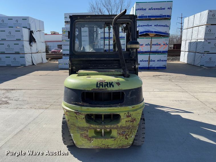 image for item FB3130 Clark CMP40D forklift