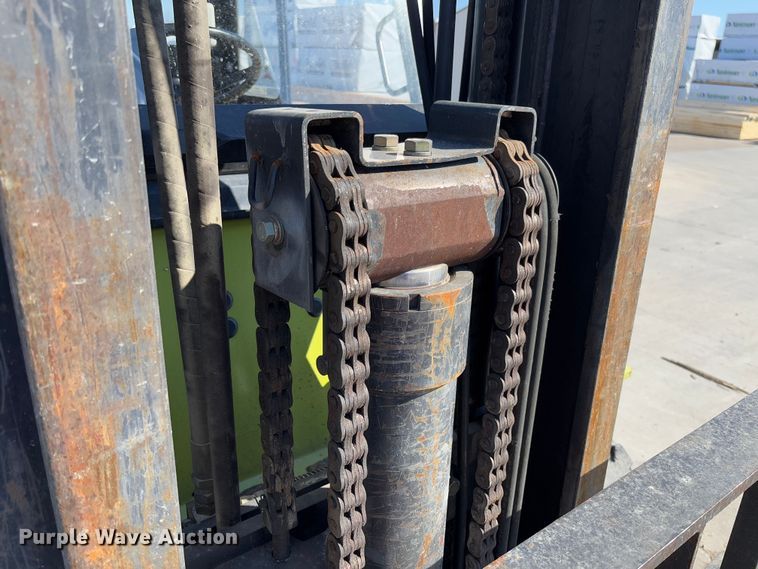 image for item FB3130 Clark CMP40D forklift