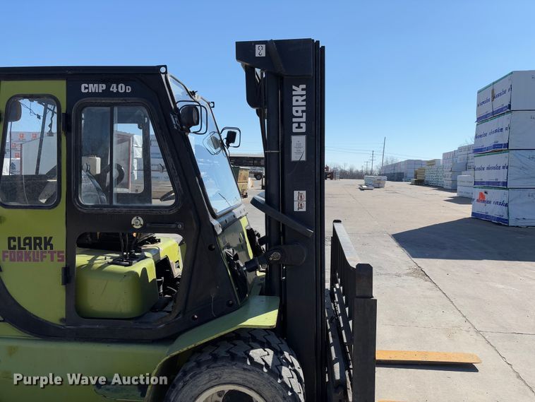 image for item FB3130 Clark CMP40D forklift