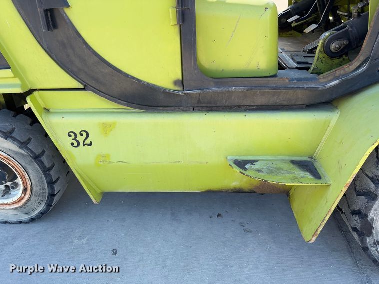 image for item FB3130 Clark CMP40D forklift