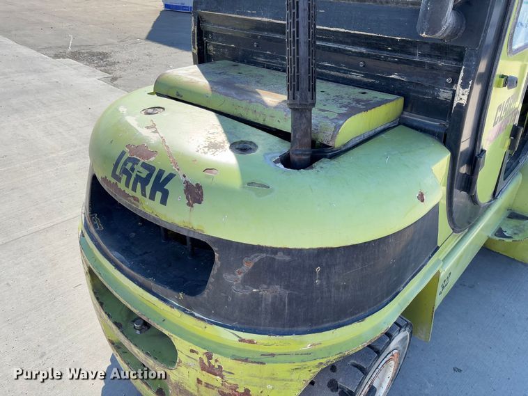 image for item FB3130 Clark CMP40D forklift