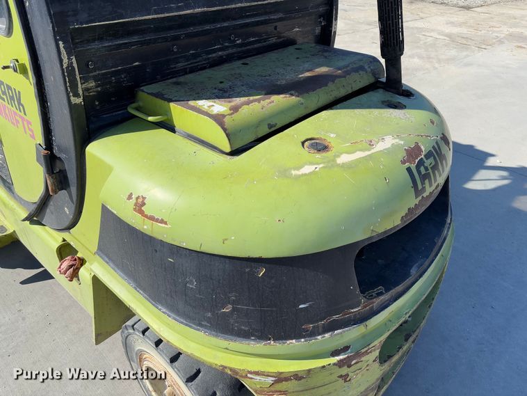 image for item FB3130 Clark CMP40D forklift