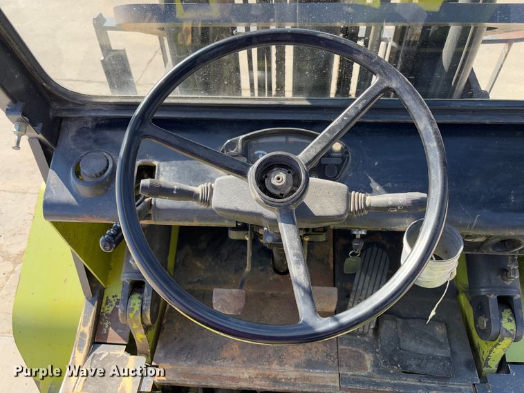 image for item FB3130 Clark CMP40D forklift