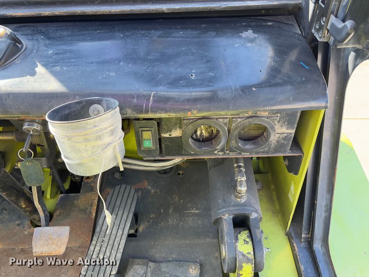 image for item FB3130 Clark CMP40D forklift