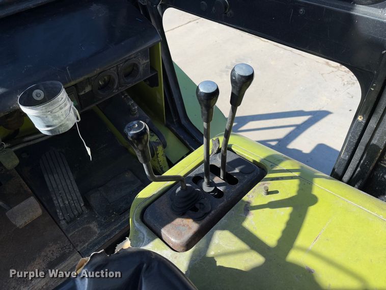 image for item FB3130 Clark CMP40D forklift