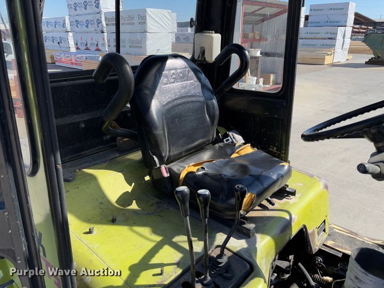 image for item FB3130 Clark CMP40D forklift