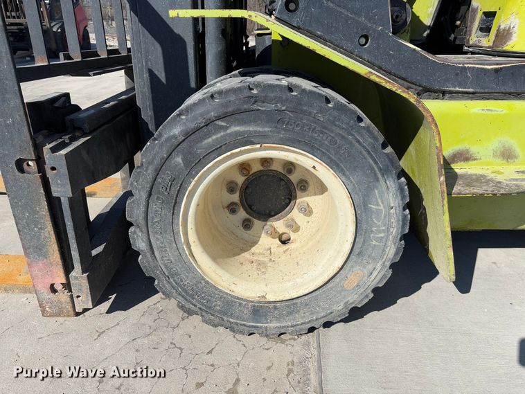 image for item FB3130 Clark CMP40D forklift